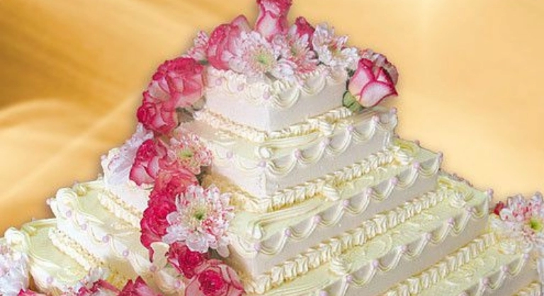 duży tort weselny