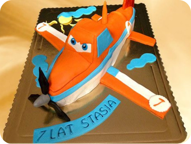 tort w kształcie samolotu